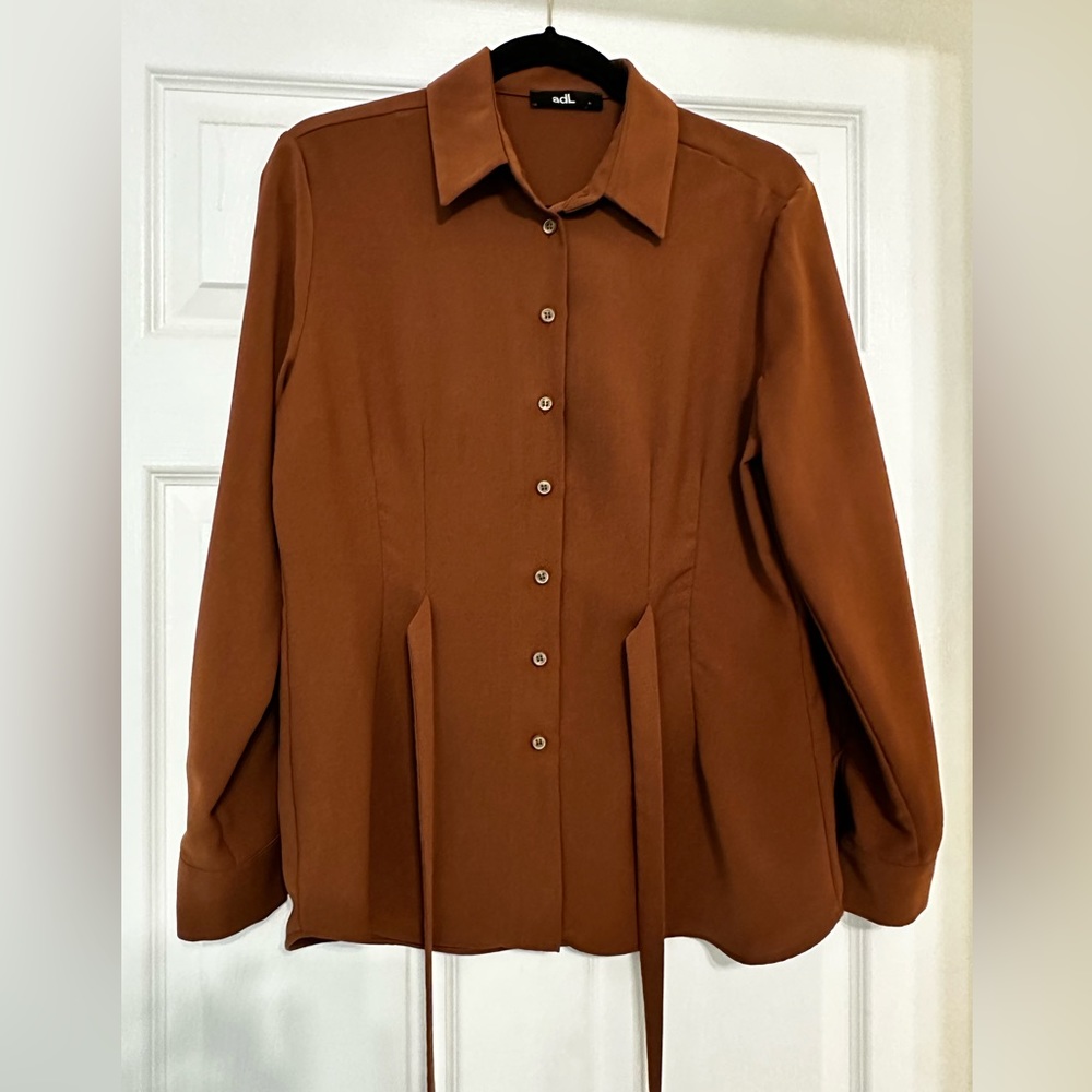 Beautiful women blouse size L Europe and size s/m US